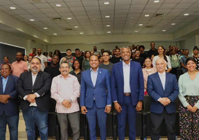 Escuela de Ingeniería Industrial de la UASD realiza con éxito conferencia sobre el Teletrabajo