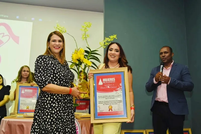 Un reconocimiento a mujeres que se levantan