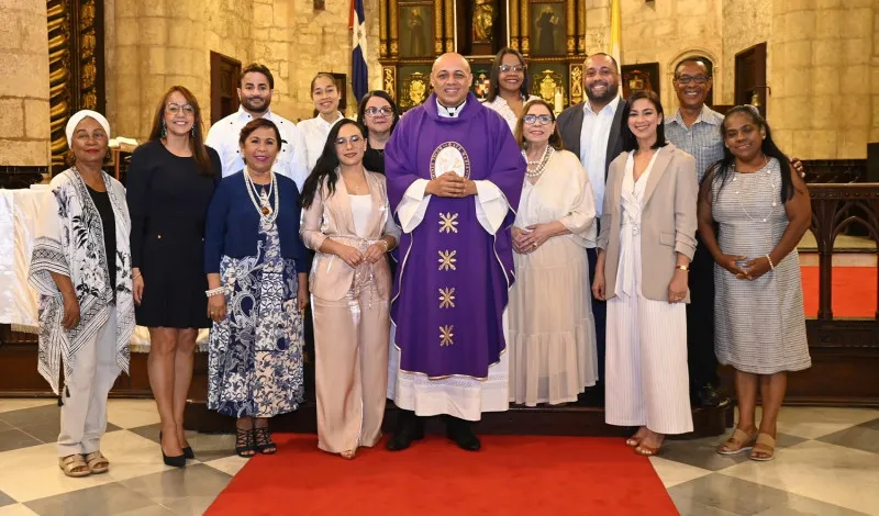 Cronistas sociales celebran sus 25 años