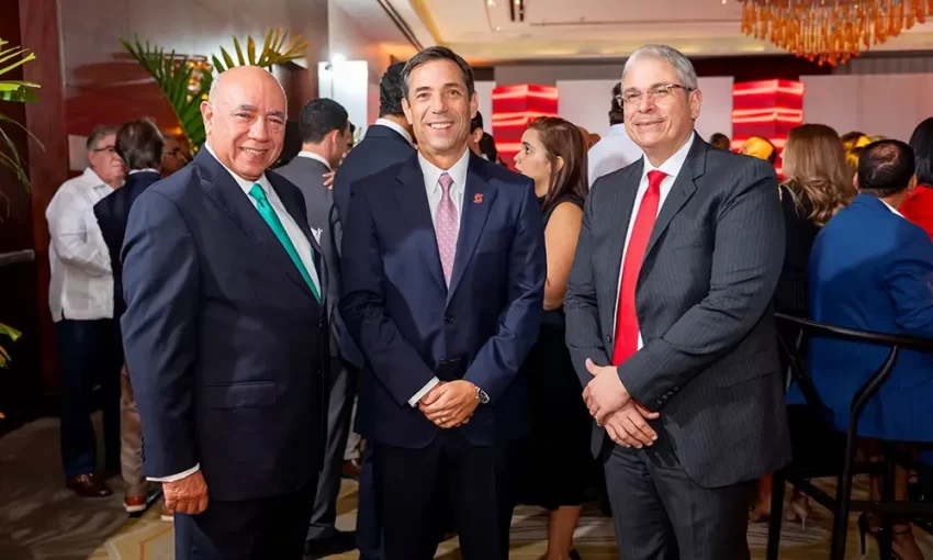 Scotiabank organiza un cóctel para sus clientes y colaboradores