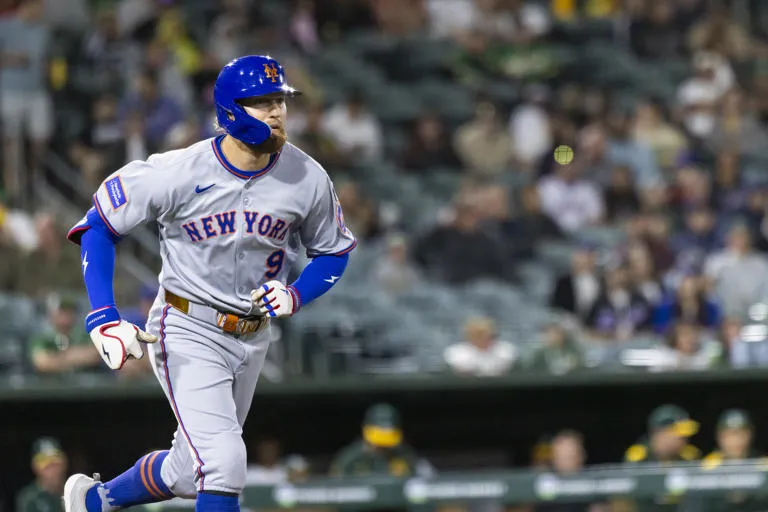 Alonso y Nimmo apoyan a Mets en victoria 7-6 sobre Atléticos