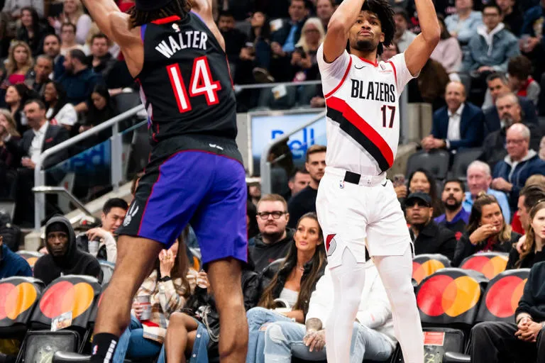Sharpe consigue 36 puntos y los Trail Blazers mantienen la esperanza tras vencer a los Raptors 112-103