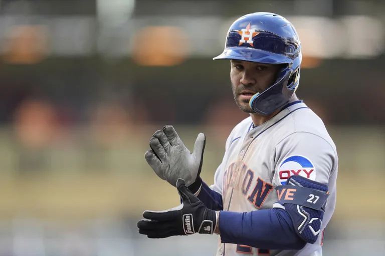 Altuve genera la carrera decisiva en la décima, Astros remontan y superan 9-7 a los Mellizos