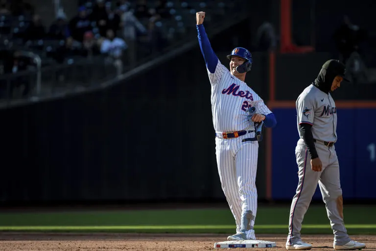 Alonso y Lindor lideran a Mets en victoria 10-5 sobre Marlins hilando seis victorias