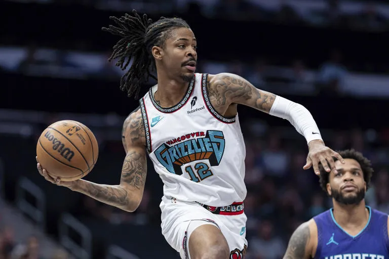 Morant anota 28 en victoria de Grizzlies por 124-100 ante Hornets; Wells sale en camilla.