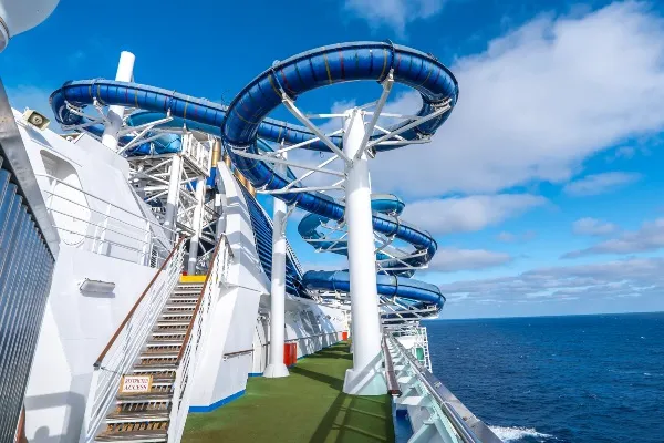 StarCruises cancela dos viajes del Star Voyager por Asia