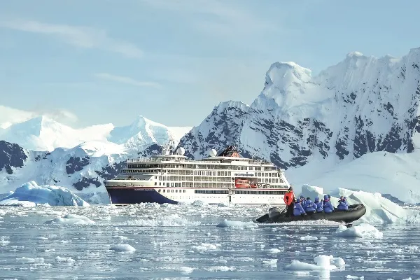 Hapag-Lloyd Cruises lleva a huéspedes al Mar de Weddell, Cabo de Hornos y fiordos de Chile