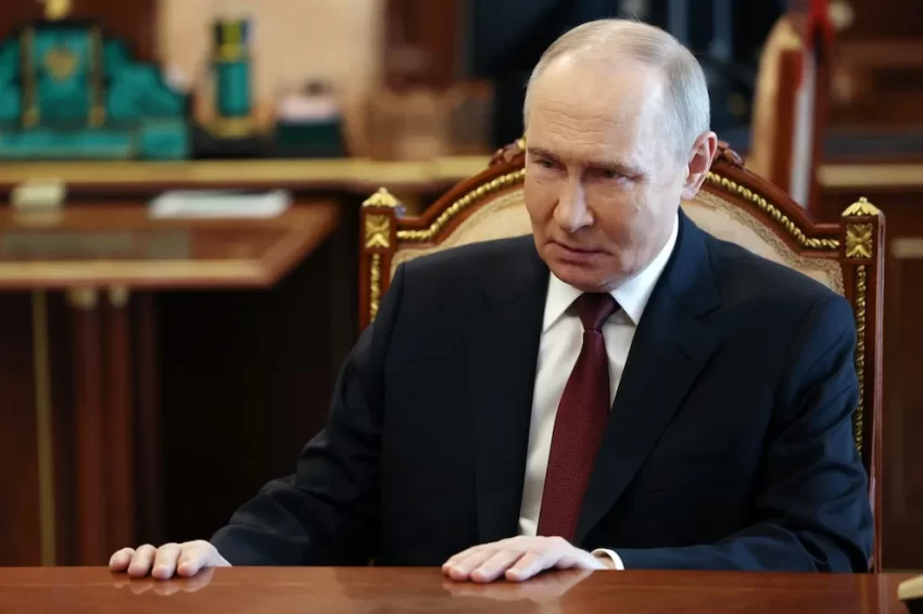 Después de los intensos bombardeos rusos en el Viernes Santo, Vladimir Putin ha ordenado una tregua en Ucrania con motivo de la celebración de la Pascua.