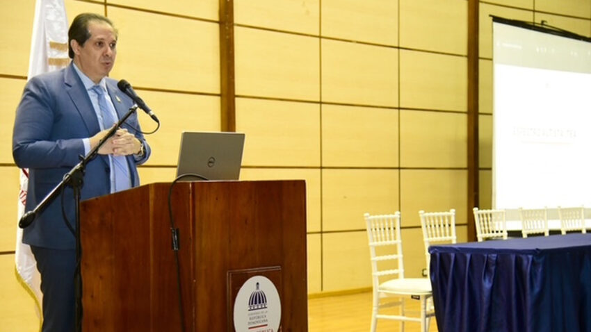 El Ministro Víctor Atallah ha declarado: “Estamos trabajando para ampliar la cobertura y los tratamientos dirigidos a las personas con autismo”.