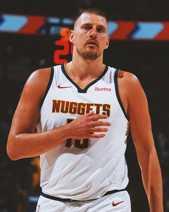 El histórico récord de la NBA que Nikola Jokic igualó con su triple-doble en la temporada 2024-25