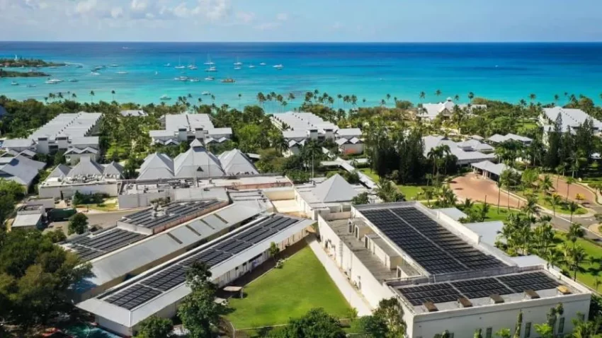 Hilton La Romana inaugura parque solar en instalaciones