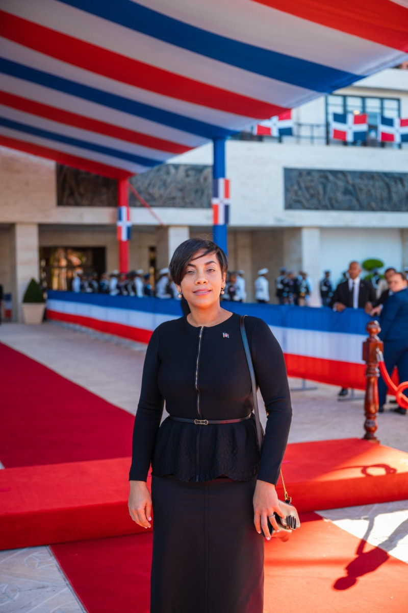 La gobernadora de Monte Cristi alertó a Abinader sobre su situación, indicando que se encontraba atrapada en el Jet Set.