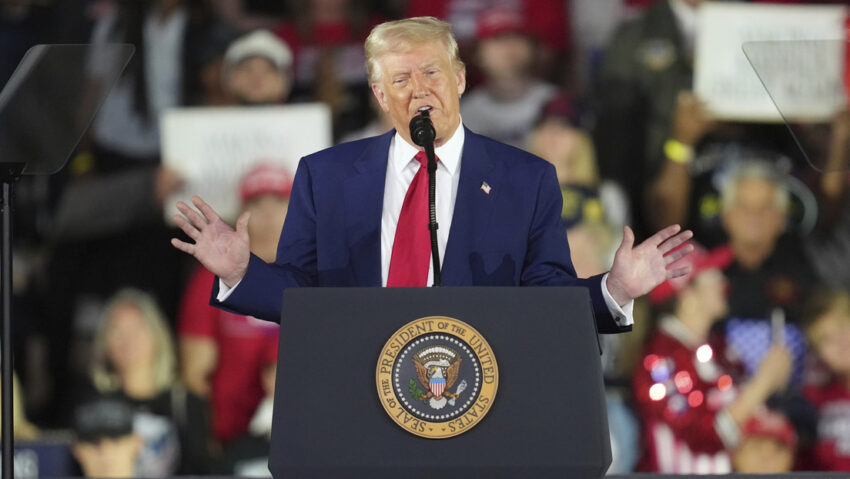 "No deseamos los autos de México y Canadá": Trump los acusa de apropiarse del negocio automotriz estadounidense.