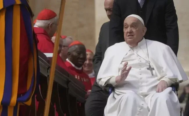 Aparición del Papa Francisco en San Pedro marca el inicio de la Semana Santa