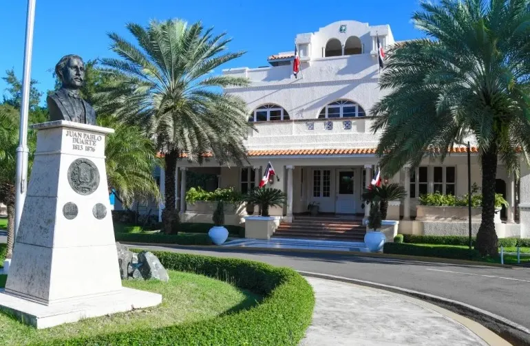 Abren convocatorias para el Premio Emigrante Dominicano