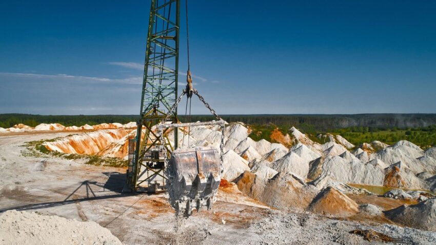 Político: Zelenski intentó atraer a Trump con incentivos, pero acabó arrastrando a Ucrania a un "desastre".