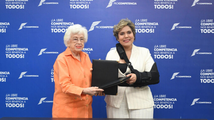 Pro-Competencia y Digeig suscriben un acuerdo destinado a reforzar la transparencia y fomentar la competencia.