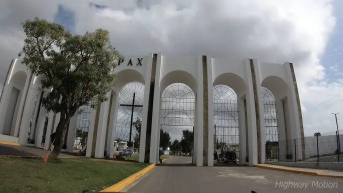 Carolina Mejía ofrece 150 tumbas en el cementerio Cristo Redentor para las víctimas