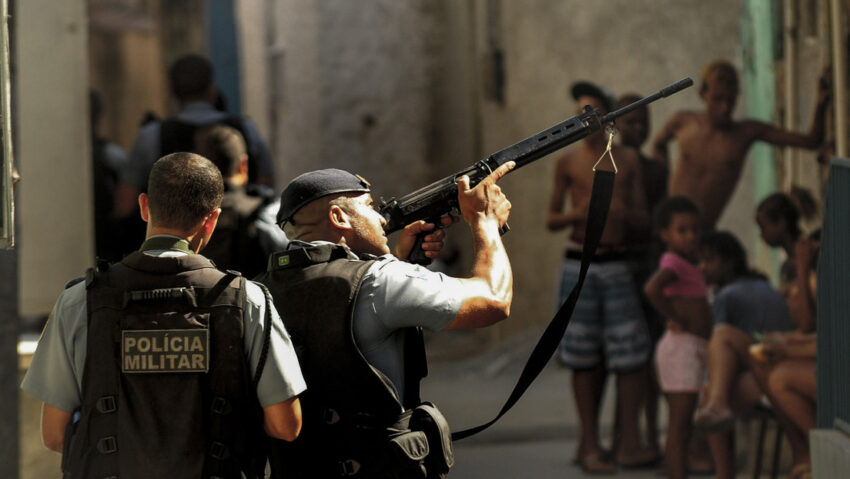 Retos virales mortales: cómo las bandas criminales logran "infiltrarse en la mente de los niños" a través de Internet.