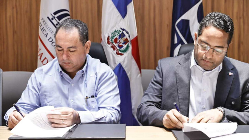 SNS formaliza tres convenios para potenciar mejoras en laboratorios, fomentar la investigación y aumentar la accesibilidad en la Red Pública.