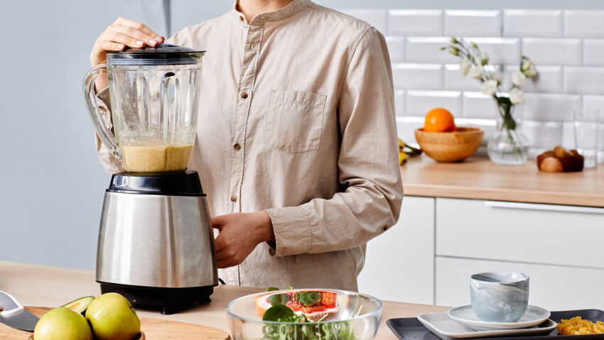 Una bebida para bajar de peso se vuelve tendencia, pero surgen dudas de su efectividad