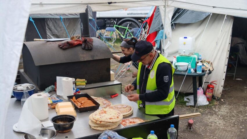 Una organización benéfica británica ha contratado a un delincuente sexual convicto para trabajar con niños en Ucrania.