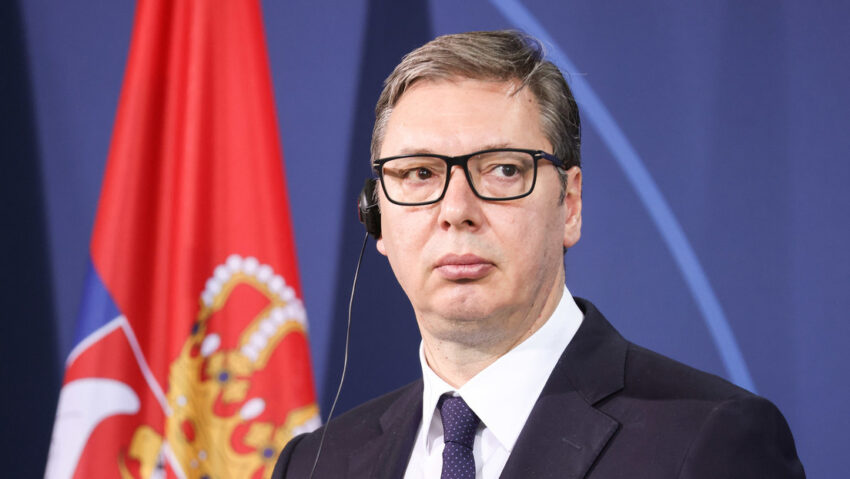 Vucic: "Al menos dos importantes líderes están manteniendo conversaciones en secreto con Putin. "