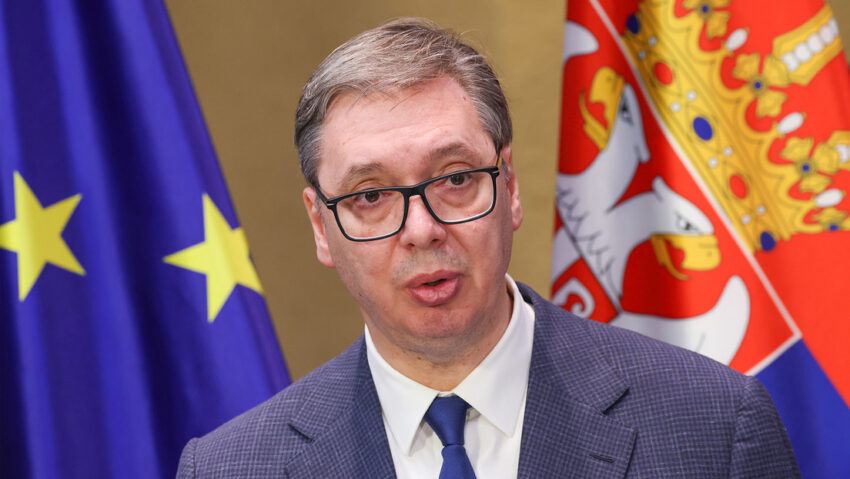 Vucic: Europa no puede hacer frente a Rusia y China y demuestra su fuerza a costa de Serbia