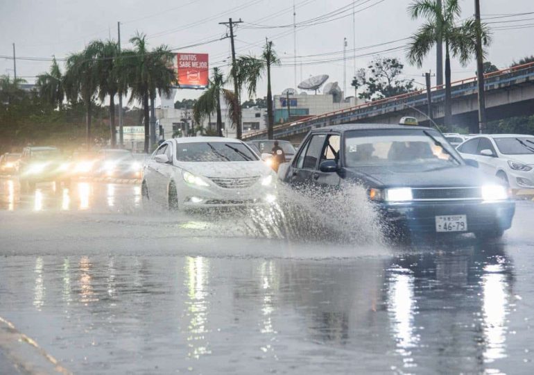 COE coloca 2 provincias en alerta roja por fuertes lluvias e inestabilidad atmosférica