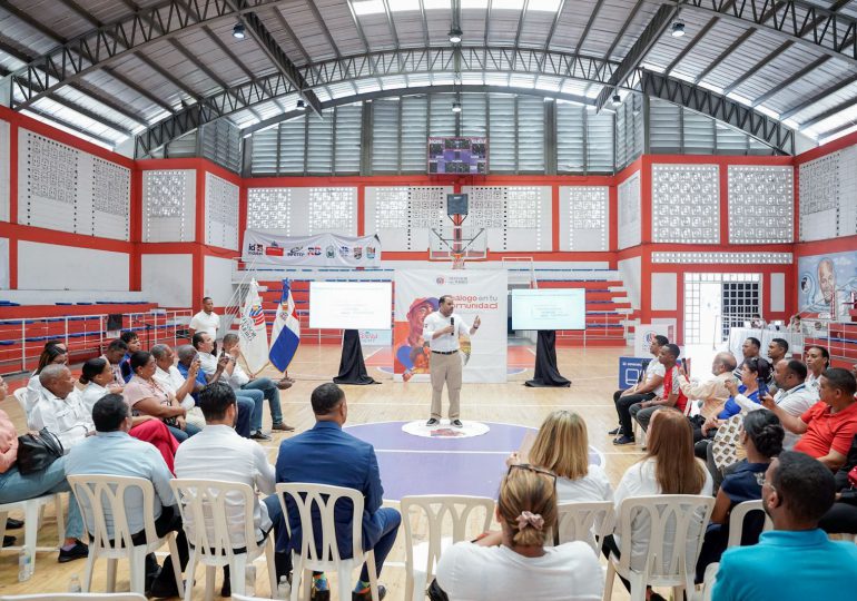 Defensor del Pueblo continúa Diálogos en tu Comunidad en SDE y DN