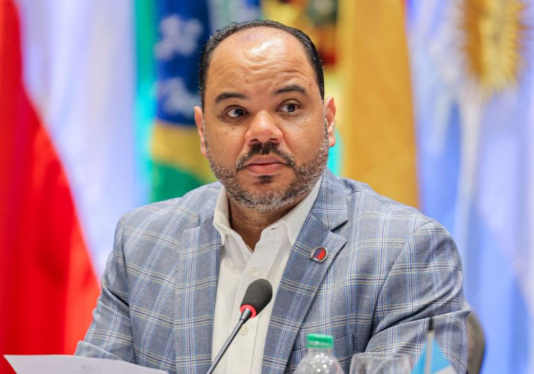 Defensor del Pueblo llama a construir nuevo modelo productivo ante el cambio global: “Este es nuestro momento”