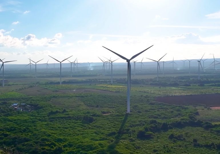 Generación eólica supera los 300 MW de potencia, anuncia ministro Joel Santos