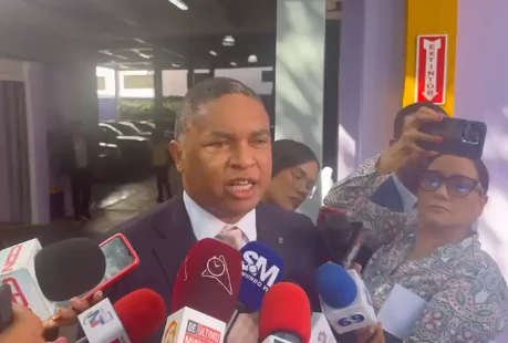 Yvan Lorenzo dice presidente Abinader quiere utilizar el tema dominico-haitiano como rentabilidad política
