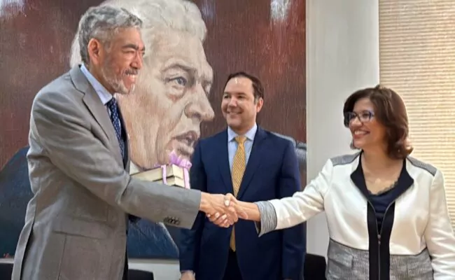 El izquierdista Miguel Mejía, cancelado por el presidente Luis Abinader, se acerca al PLD