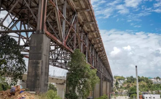 Técnicos evalúan la seguridad del puente Francisco del Rosario Sánchez tras denuncias