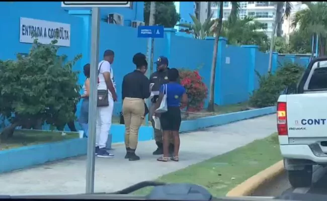 Director SNS garantiza servicios a extranjeros “respetando la dignidad humana”; protocolo migratorio inició con la retención de indocumentados