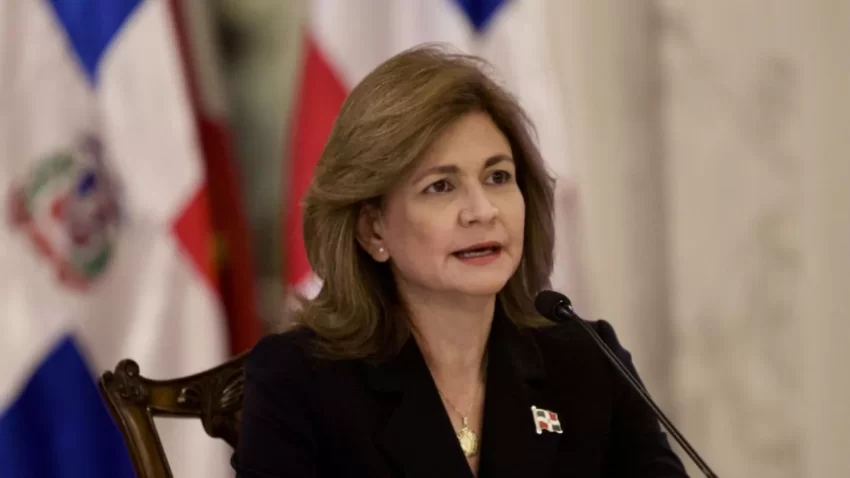 Vicepresidenta Raquel Peña advierte Gobierno no permitirá haitianos ilegales usen el Altar de la Patria