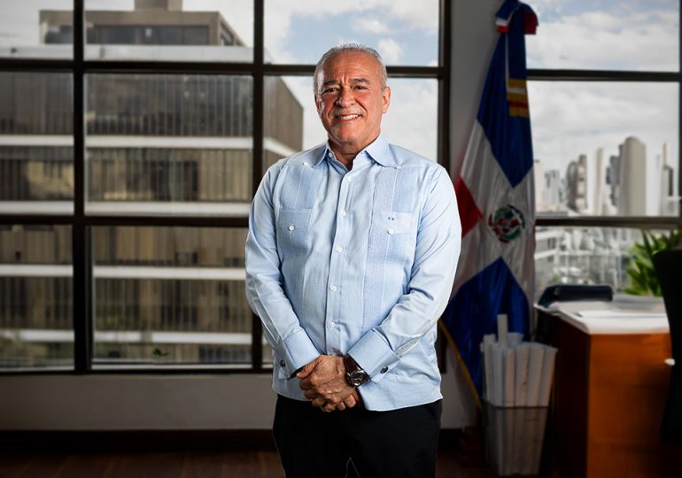 Viceministro Camel Curi Lora: entregamos Familia Feliz al MIVED con más de 10 mil familias impactadas