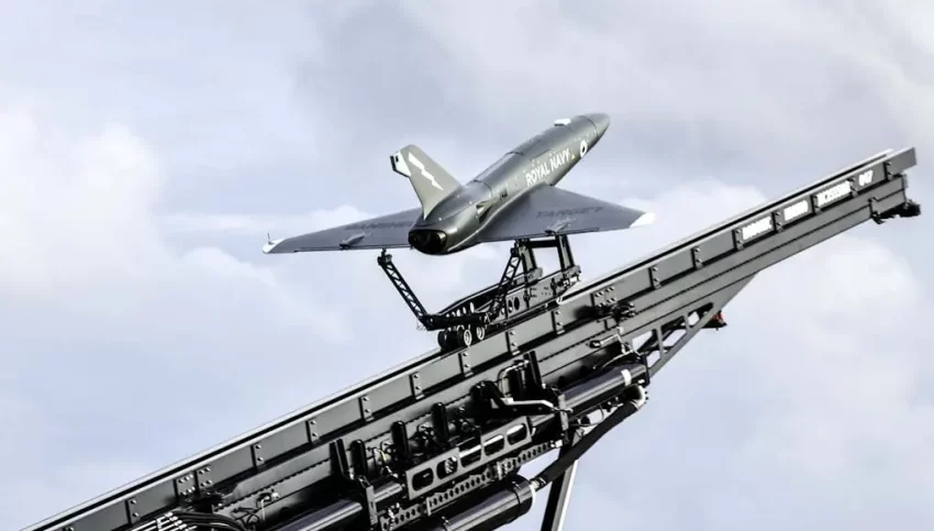 ¡QinetiQ Banshee Jet 40+ aprobado para entrenamientos de misiles de la OTAN en Creta!