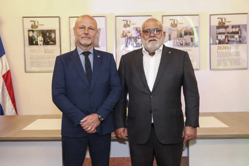 Un cóctel en homenaje al presidente de la Corte Suprema de Justicia Checa