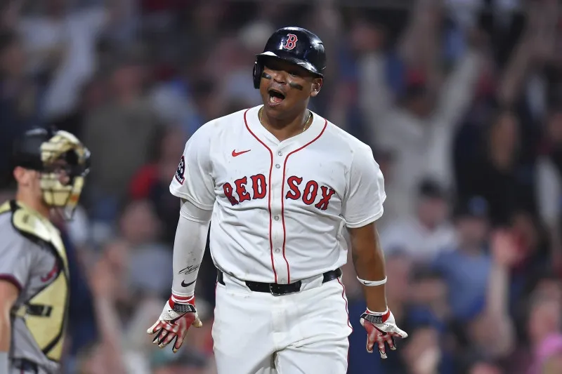Los 2 cuadrangulares de Rafael Devers impulsan a los Medias Rojas a vencer a los Orioles 19-5
