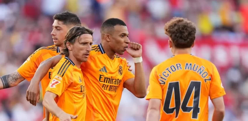 El Real Madrid se impone al Sevilla, que terminó con nueve jugadores