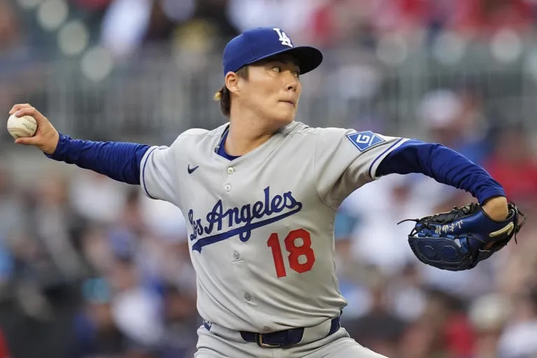 Yamamoto brilla con solo 1 hit en 6 entradas y los Dodgers vencen a los Bravos 2-1