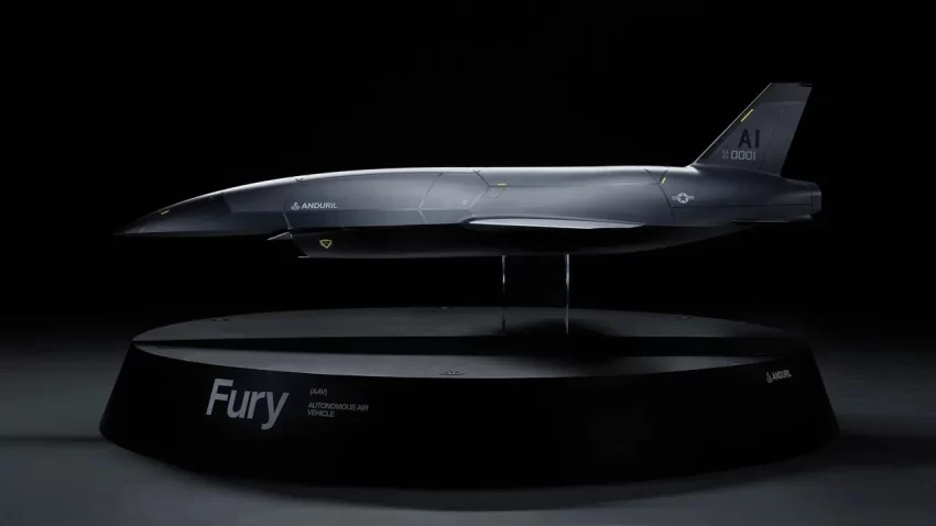 El director de Anduril presenta el dron de combate Fury