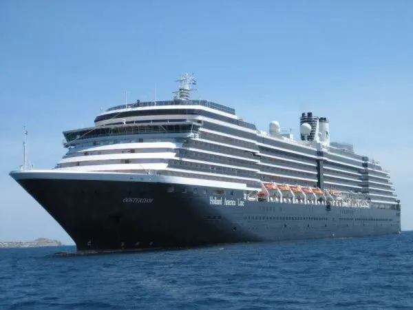 Holland America Line presenta cruceros para eclipse solar de 2027