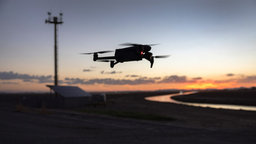 Drones de cárteles: Los observadores 'no solicitados' en el límite entre México y Estados Unidos.