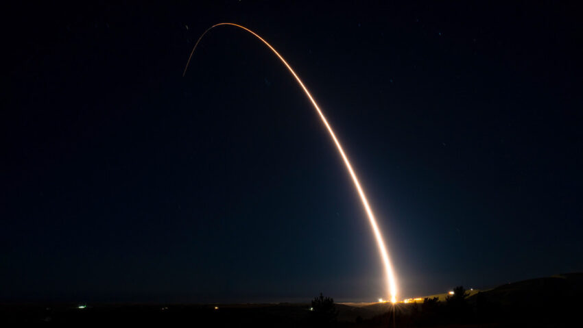 EE.UU. prueba su misil balístico intercontinental Minuteman III