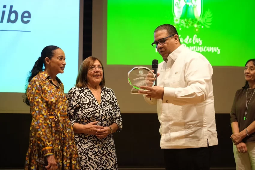 MADRID: Embajada RD celebra el Día de las Madres