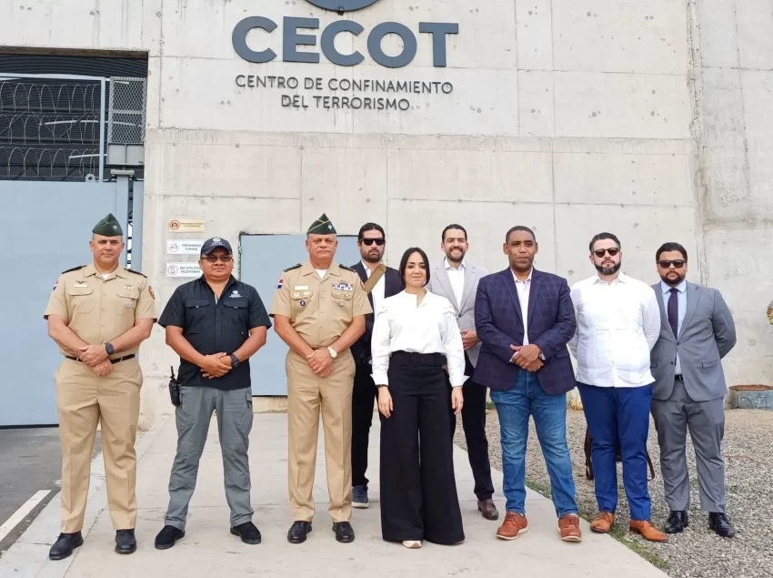 Faride conoce esfuerzos de El Salvador en seguridad pública