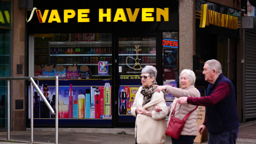 Gobernador ruso: Los vapeadores son un "arma de genocidio" que debería prohibirse